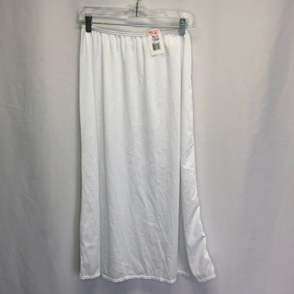 Vanity Fair® Satin Glance Half Slip 11711 - Picture 3 of 6